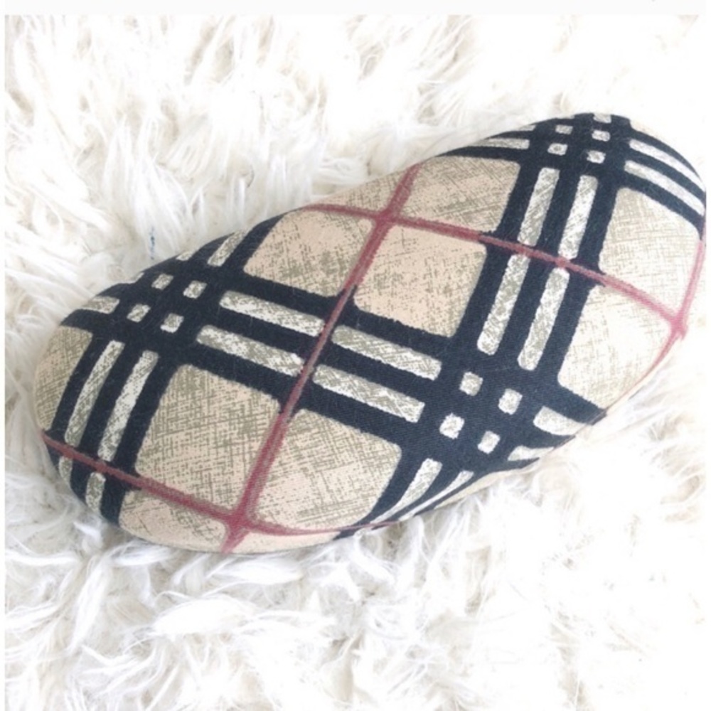 Burberry Glass Case